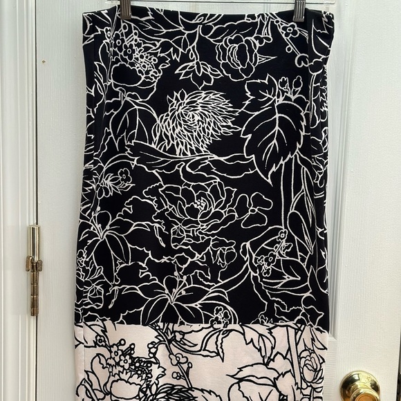 TOPSHOP black and‎ white floral flowers size 12 skirt #s1108 - Picture 1 of 9